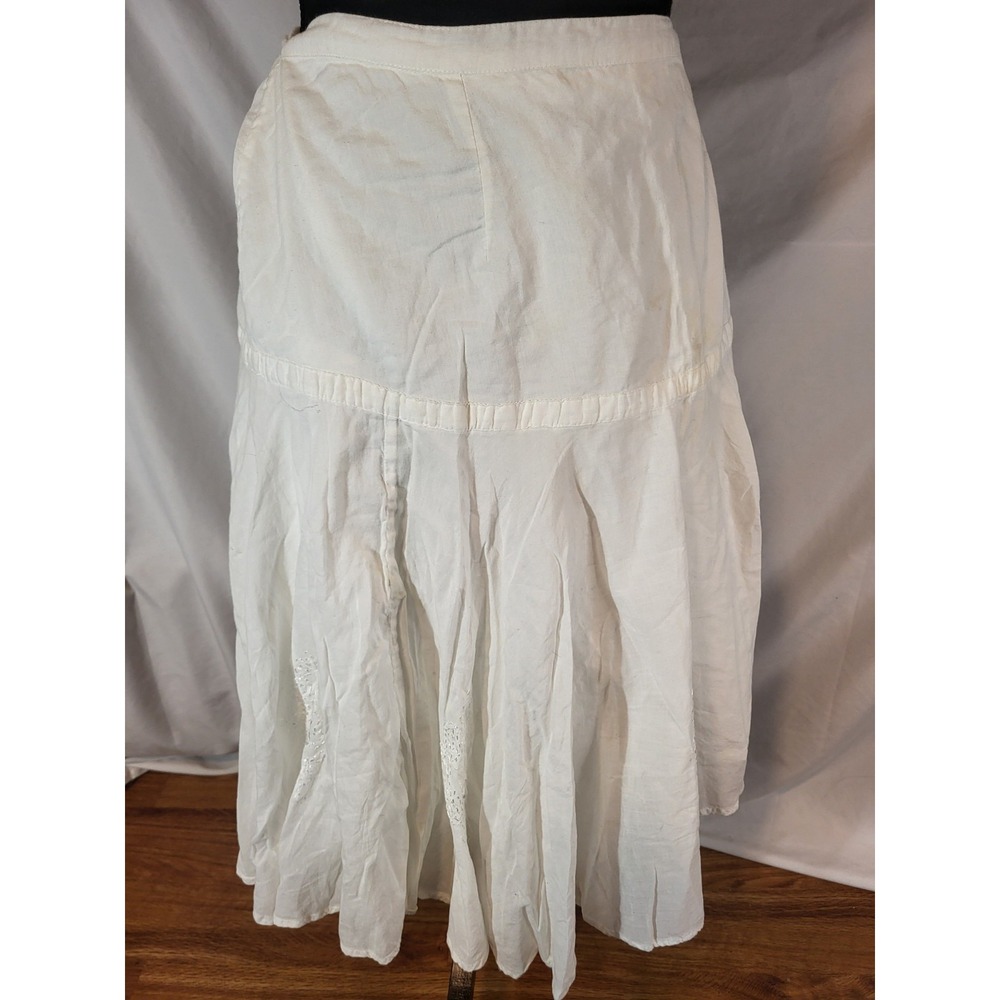 Karma Highway White Size OSFA Wrap Embroidered Skirt‎